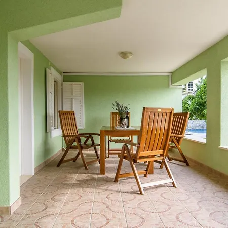 Apartament Dubravka *