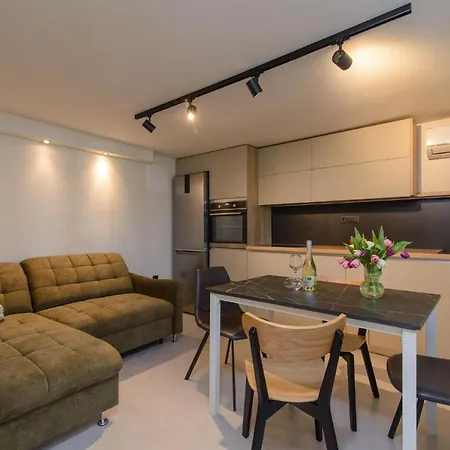 Dubravka アパート トロギール