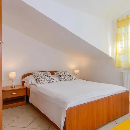 Dubravka * トロギール