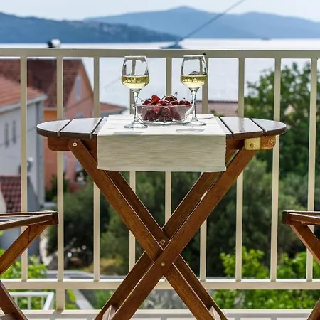 Dubravka Lägenhet Trogir