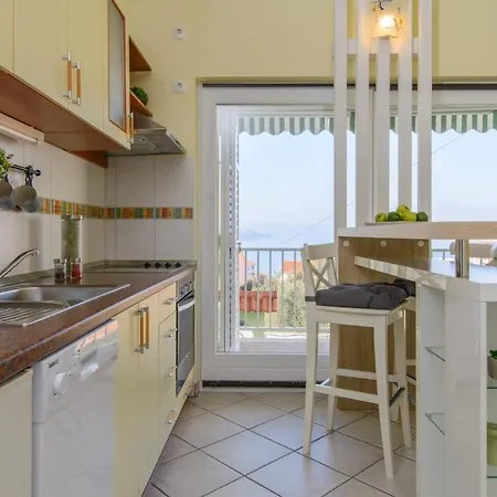 Dubravka アパート トロギール