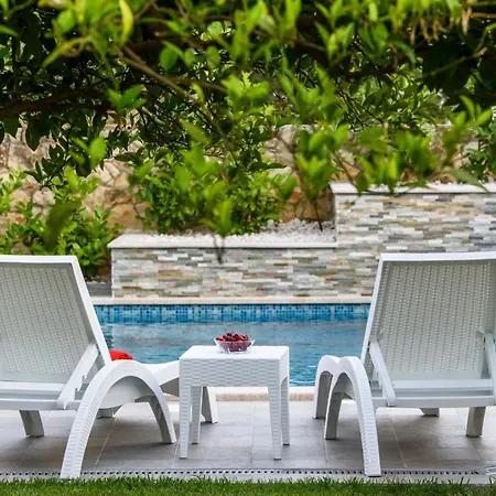 Dubravka * トロギール