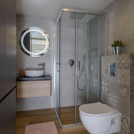 Dubravka アパート トロギール