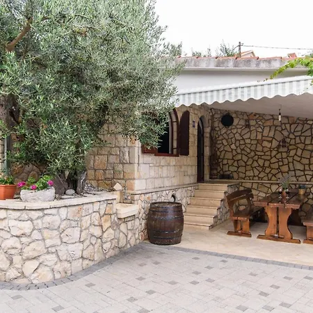 Apartment Dubravka *